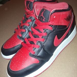 Nike Jordan 1 Red/Black Size 5.5 Boys